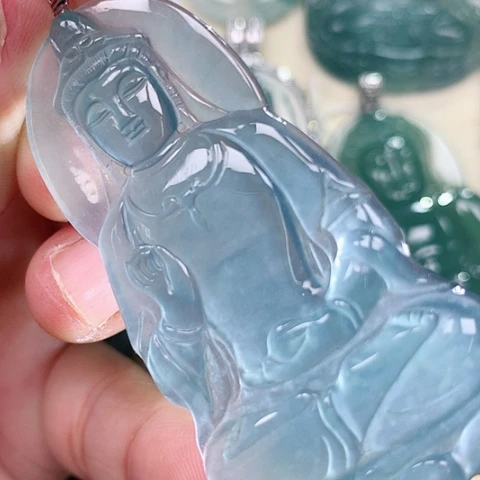 【闪购商品】颈饰18K金镶嵌翡翠