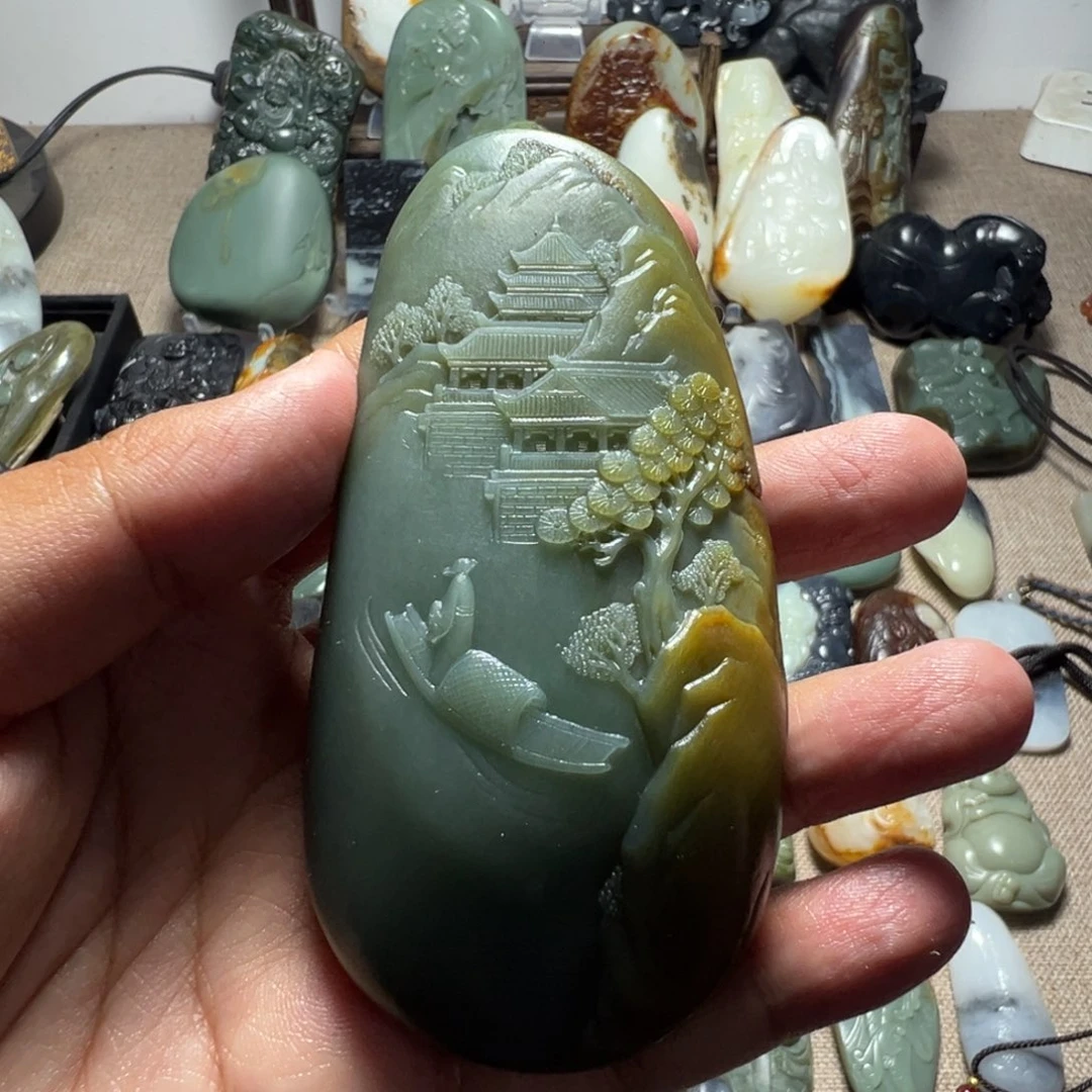 和田玉未镶嵌挂件山水