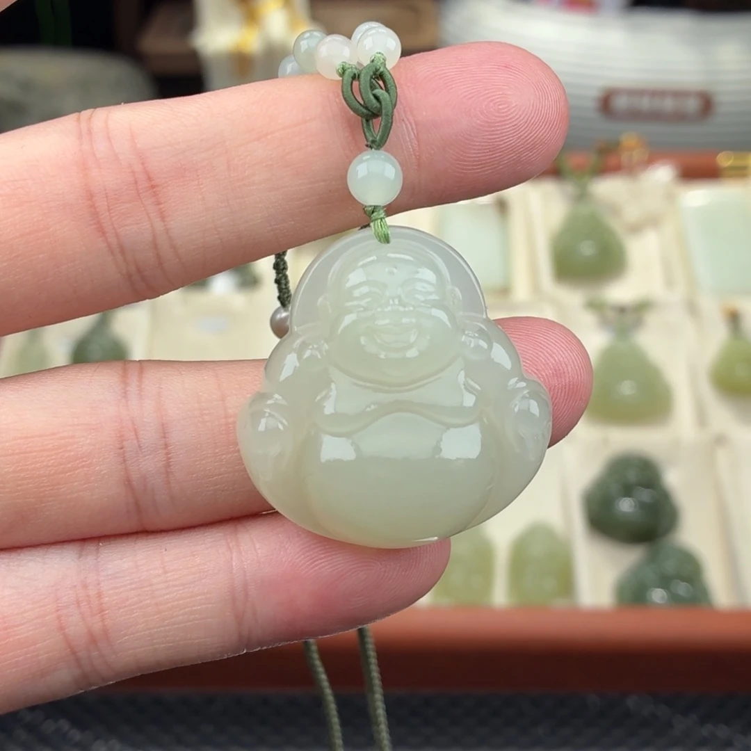 嘿***兹和田玉未镶嵌颈饰