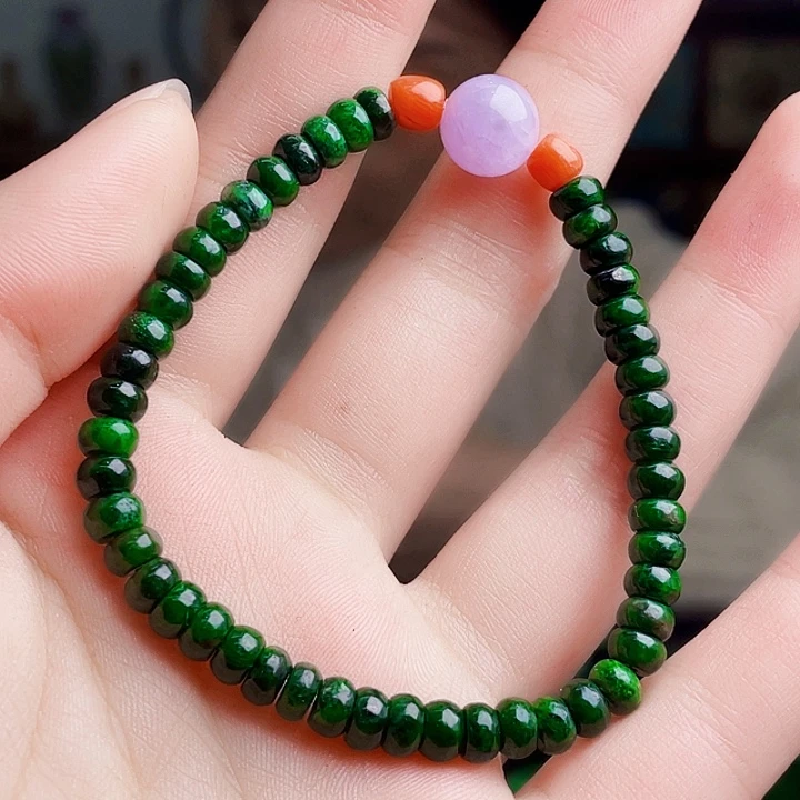 翡翠未镶嵌颈饰多样性