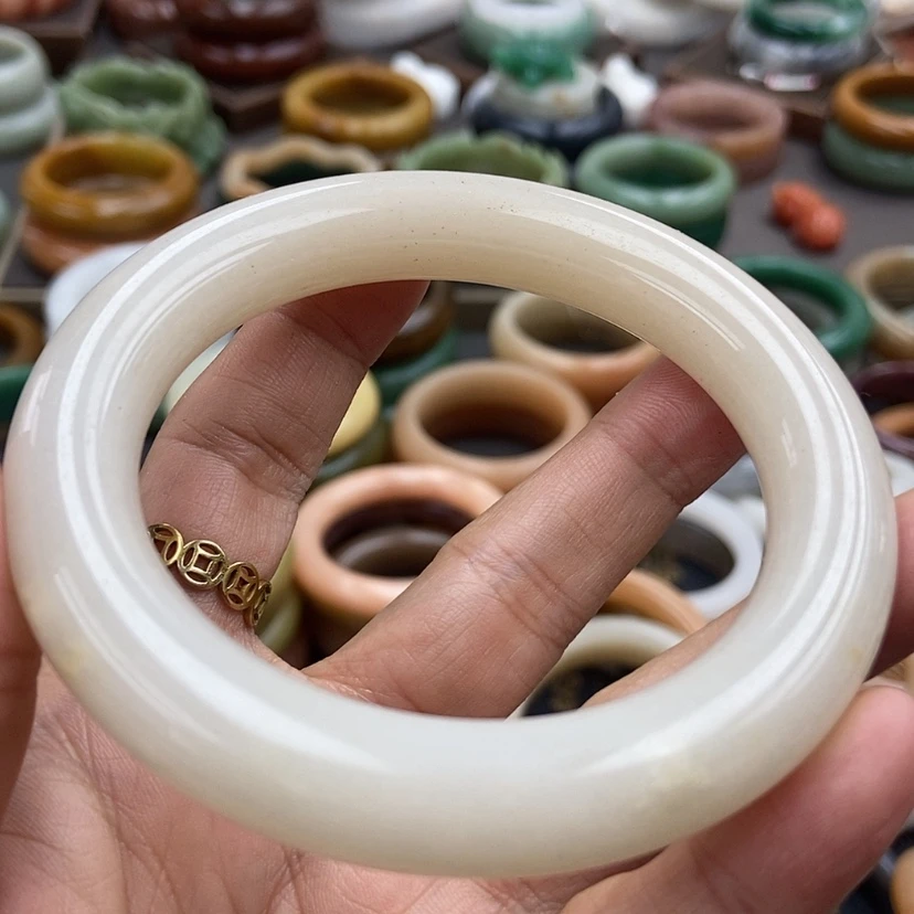 【闪购商品】石英质玉手镯60未镶嵌