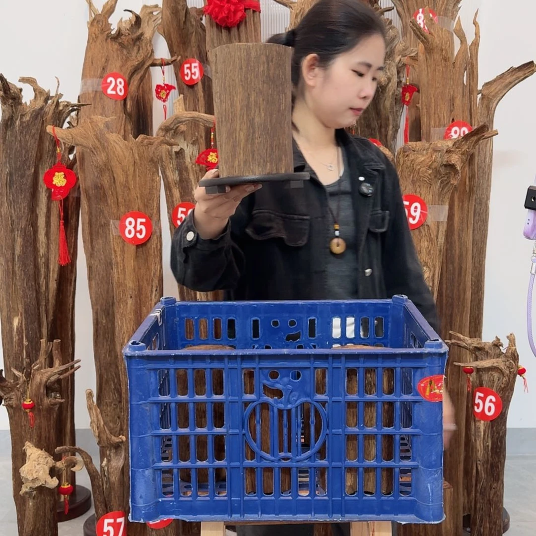 沉香碎屑沉香原材料