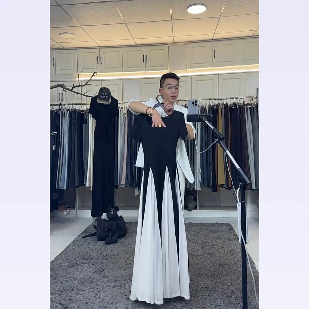 燕龙服饰1060奥黛丽赫本风国际明星范黑白撞色收腰短袖连衣裙