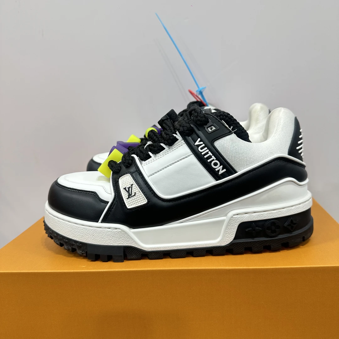 99新 LouisVuitton/路易威登 40码 trainer黑白 胖丁 板鞋