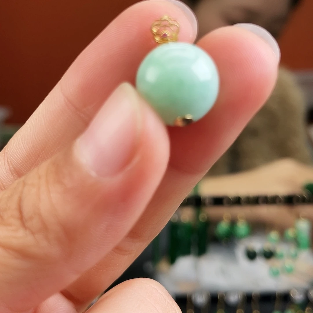 翡翠18K金镶嵌耳饰