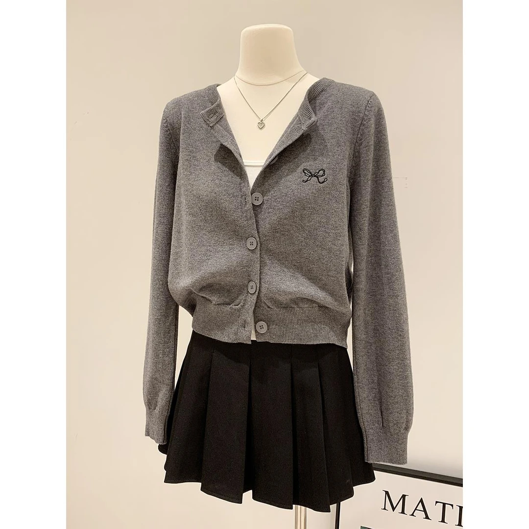 早秋灰色圆领长袖刺绣蝴蝶结针织小开衫女高级感软糯外套毛衣潮