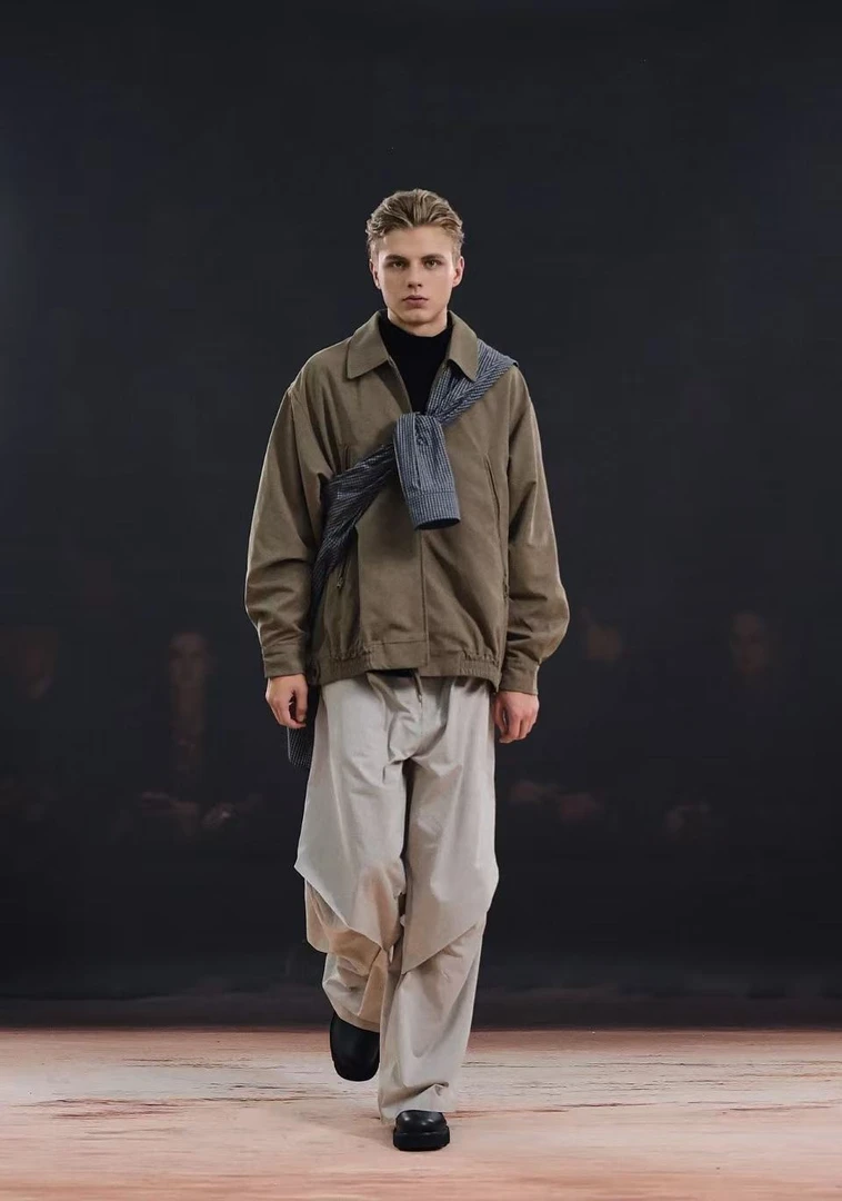 34号【全新未使用】G55-新款时尚重磅百搭卫衣休闲