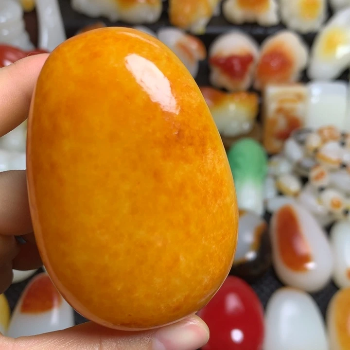 新疆戈壁石五彩石