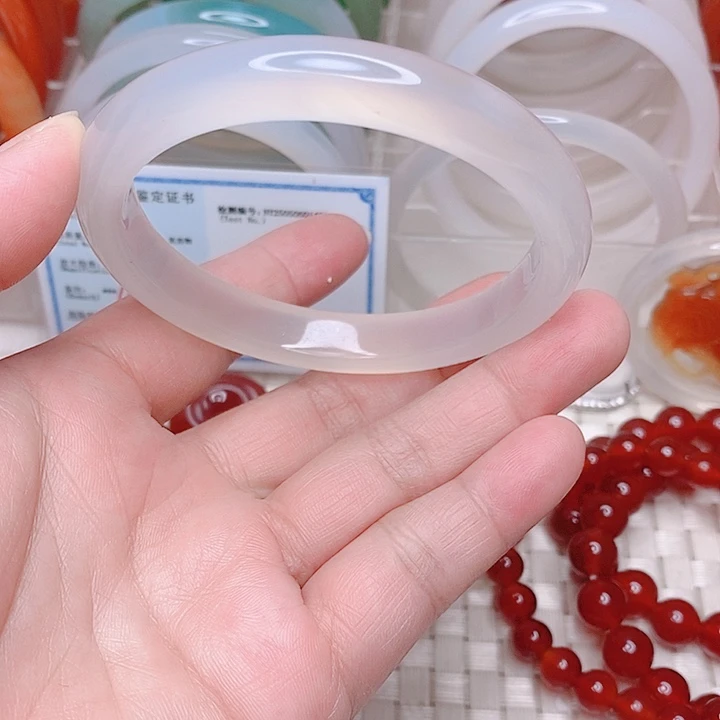 玛瑙/玉髓手镯未镶嵌