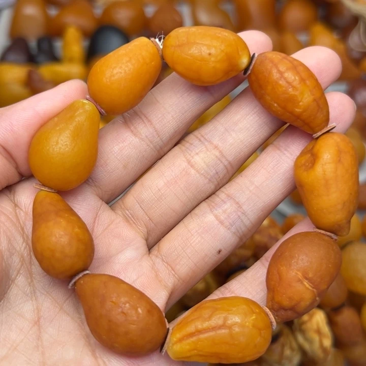 琥珀未镶嵌颈饰天然蜜蜡