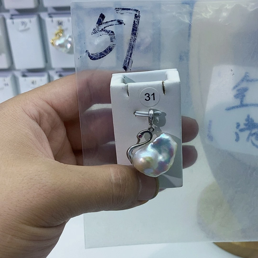 淡水珍珠合金颈饰