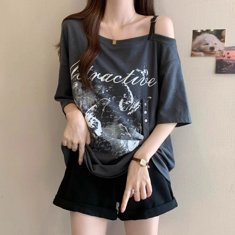 大码遮肚子美式辣妹露肩短袖打底衫女夏季胖妹妹小众印花宽松上衣