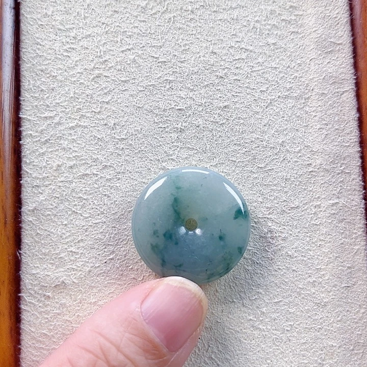 翡翠未镶嵌颈饰孤品