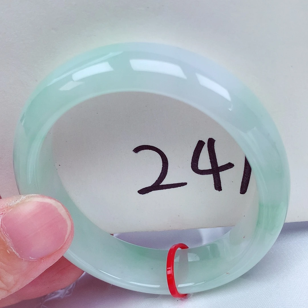 翡翠未镶嵌手镯（贵妃镯）翡翠