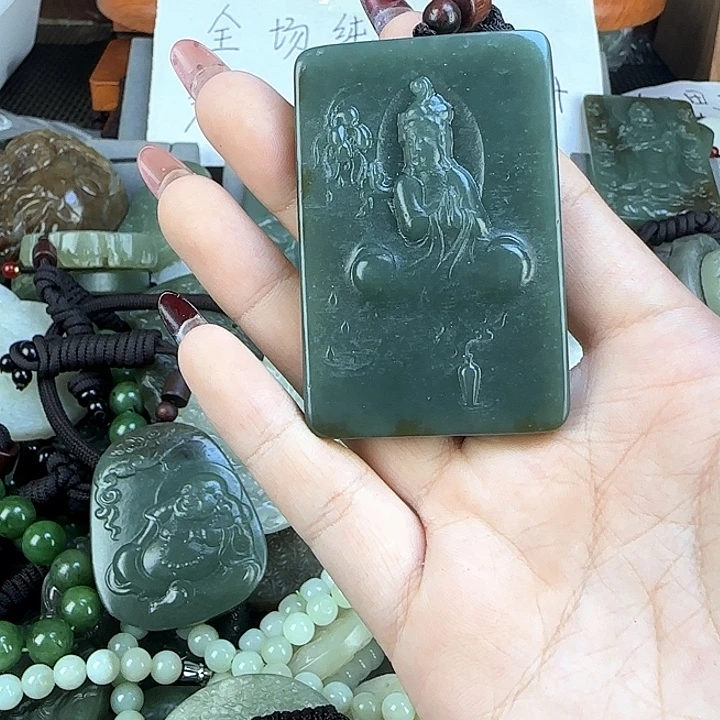 颈饰未镶嵌和田玉