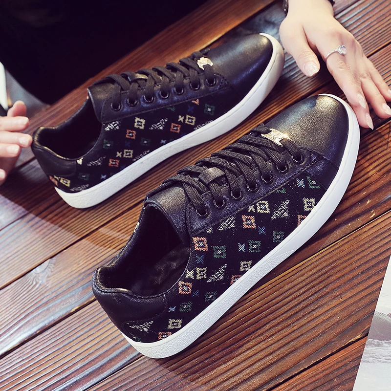 小蜜蜂男鞋小黑鞋男真皮夏季2025新款韩版百搭潮流板鞋休闲鞋透气