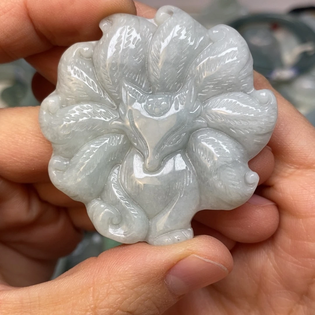 翡翠颈饰未镶嵌九尾