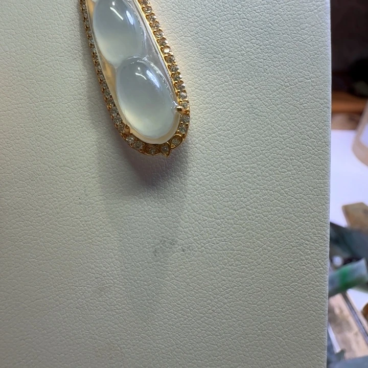 翡翠银S925镶嵌颈饰天然缅甸翡翠豆子吊坠