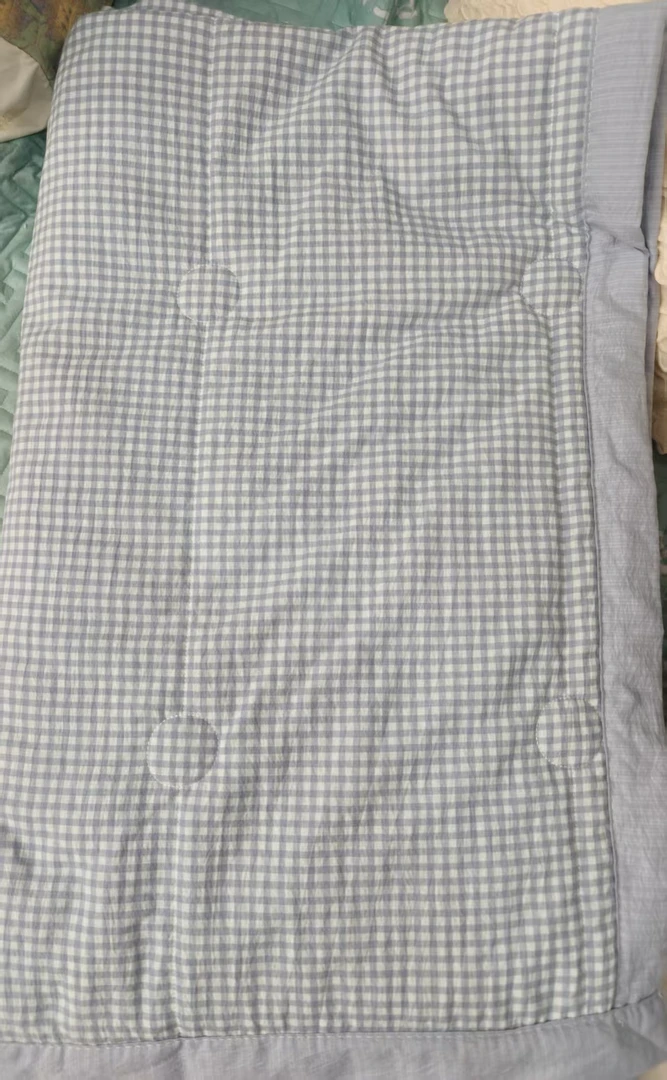 防滑透气绗缝格子被