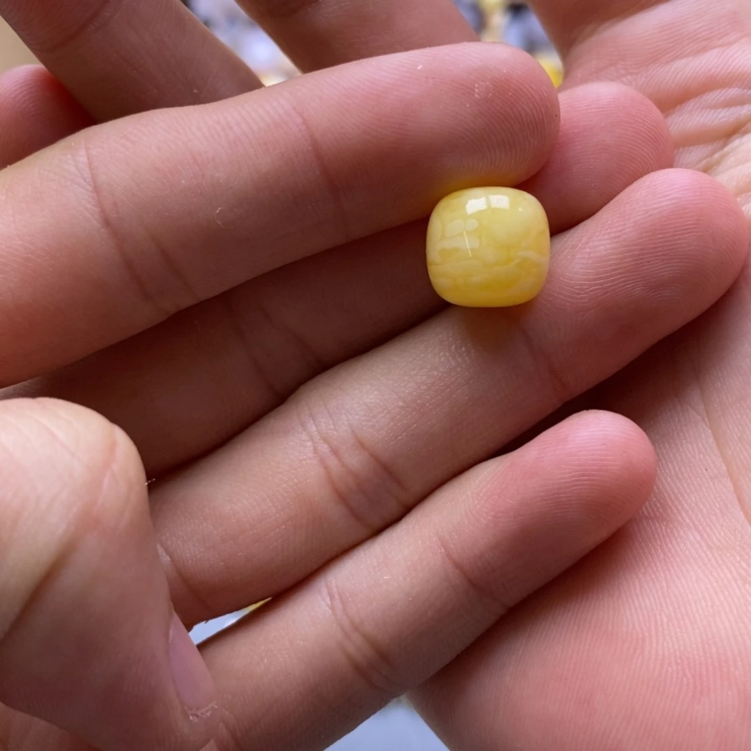 琥珀未镶嵌珠宝奇石阿*?