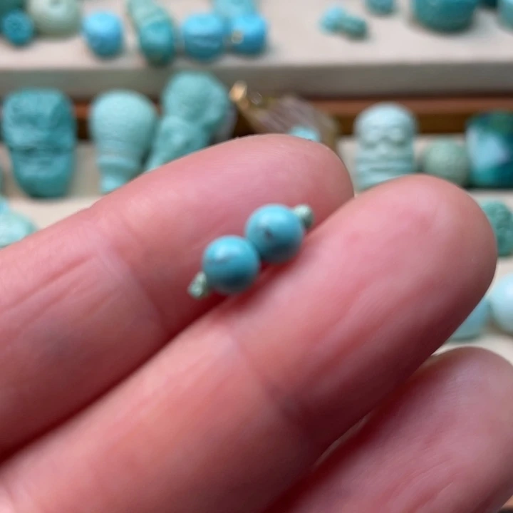 绿松石未镶嵌颈饰