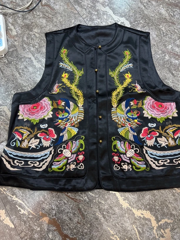 岩岩家刺绣高端缎面显瘦女马甲