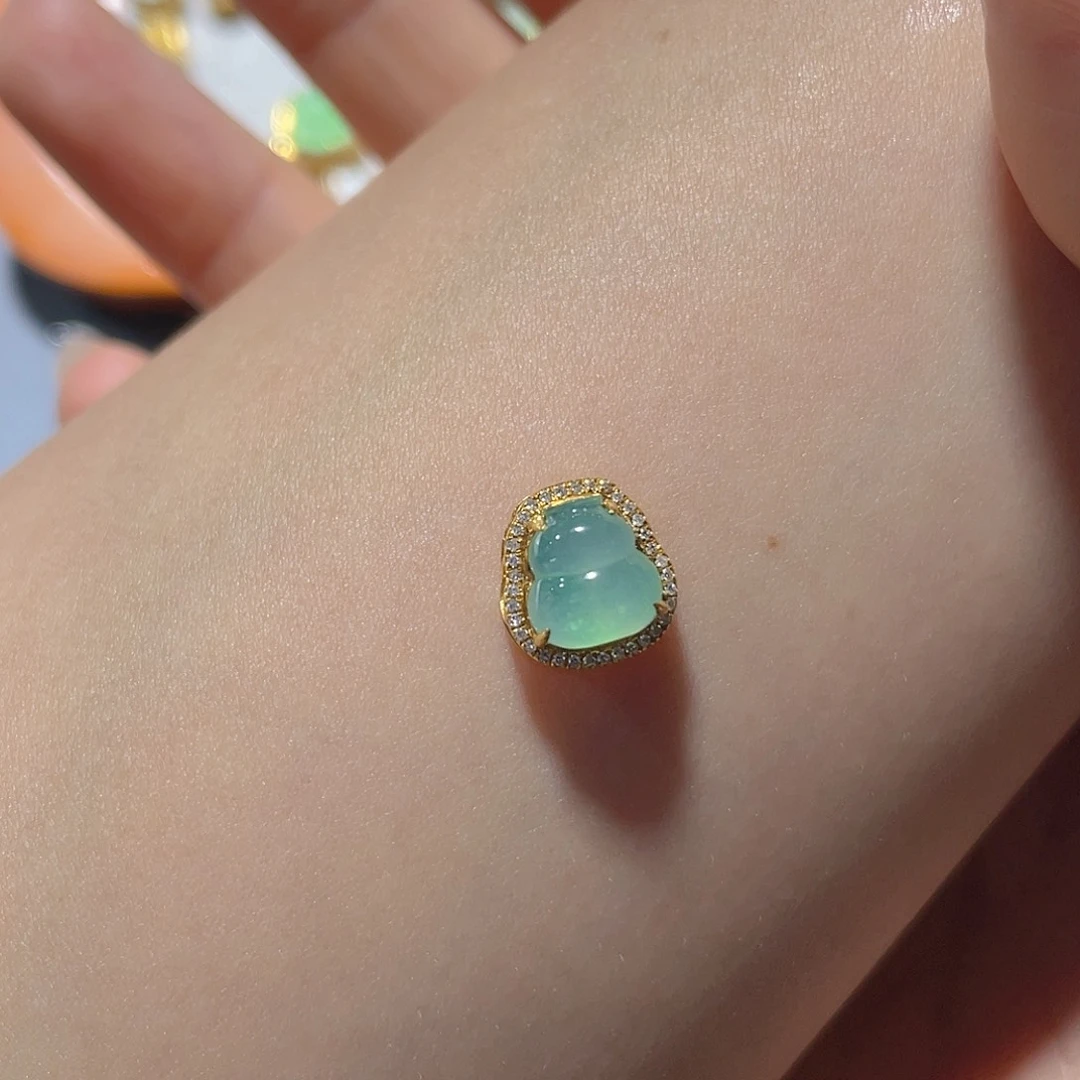 翡翠18K金镶嵌吊坠(不含链)武****商