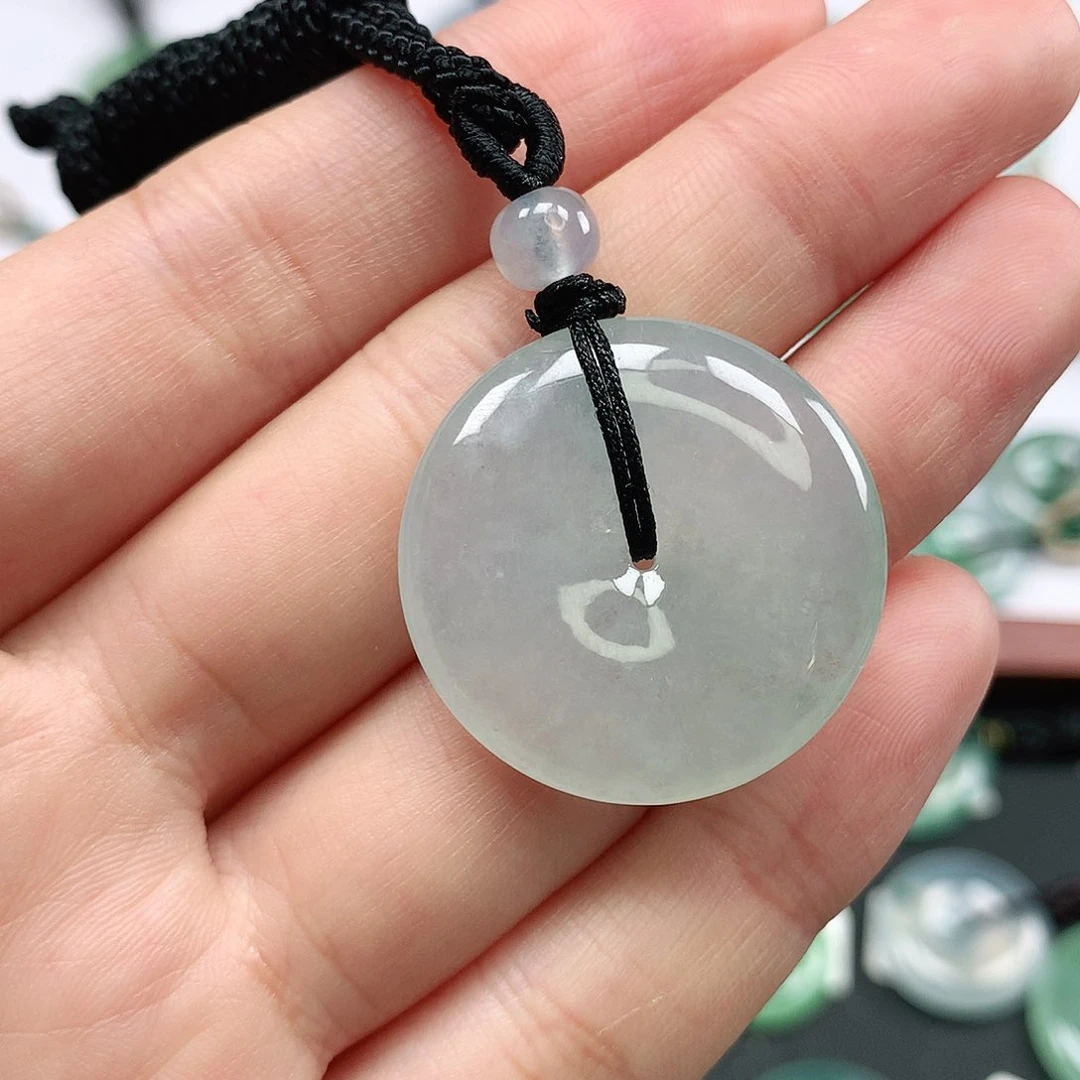 翡翠颈饰未镶嵌平安