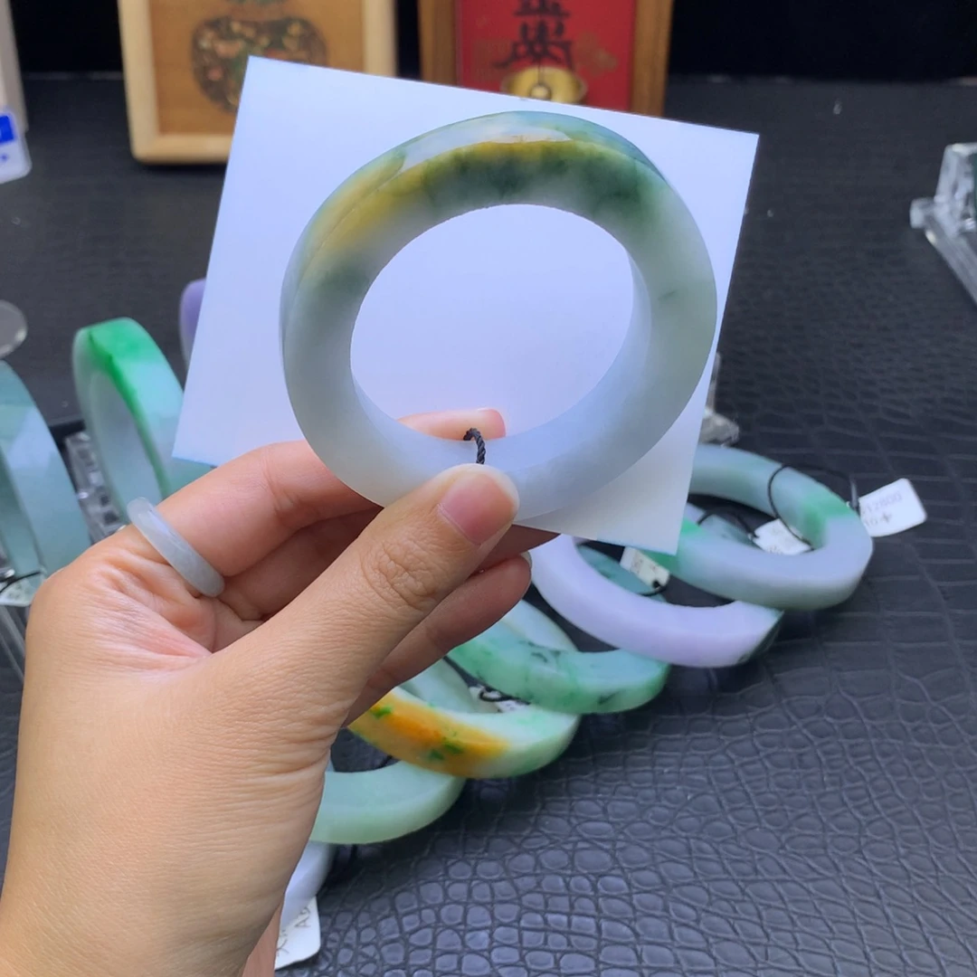 定制翡翠未镶嵌翡翠手镯