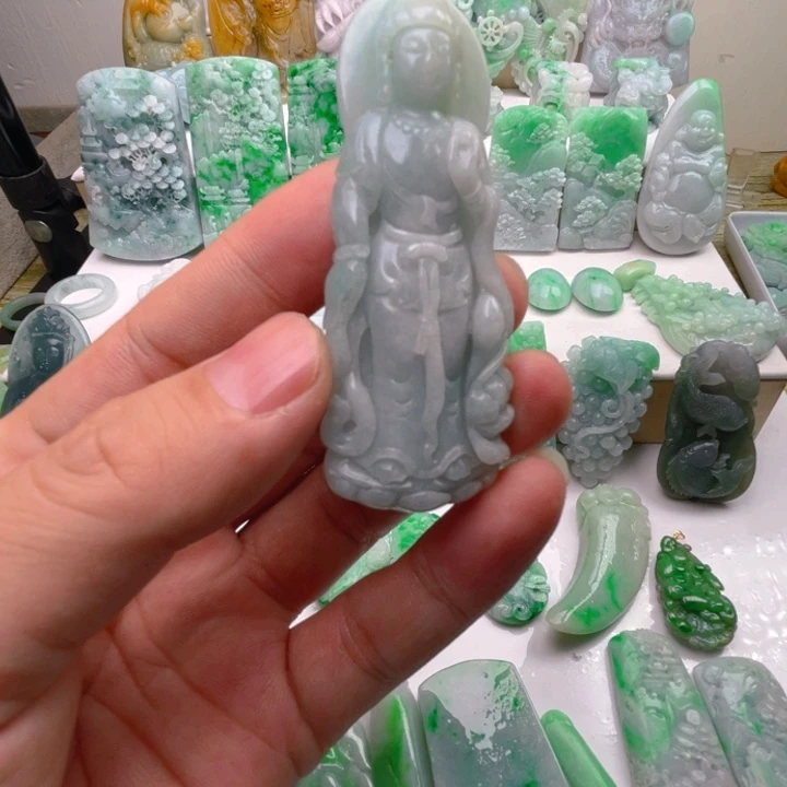 翡翠未镶嵌颈饰翡翠