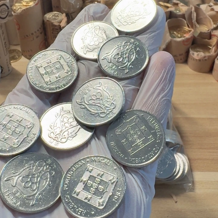 其他普通金属10枚，双鱼币