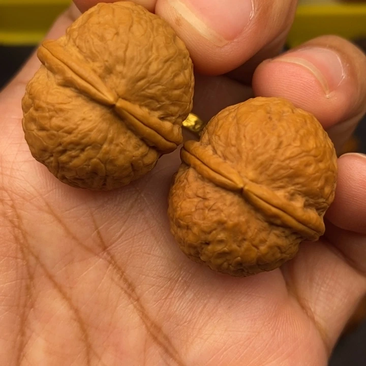 文玩核桃把件29尺鸽子蛋