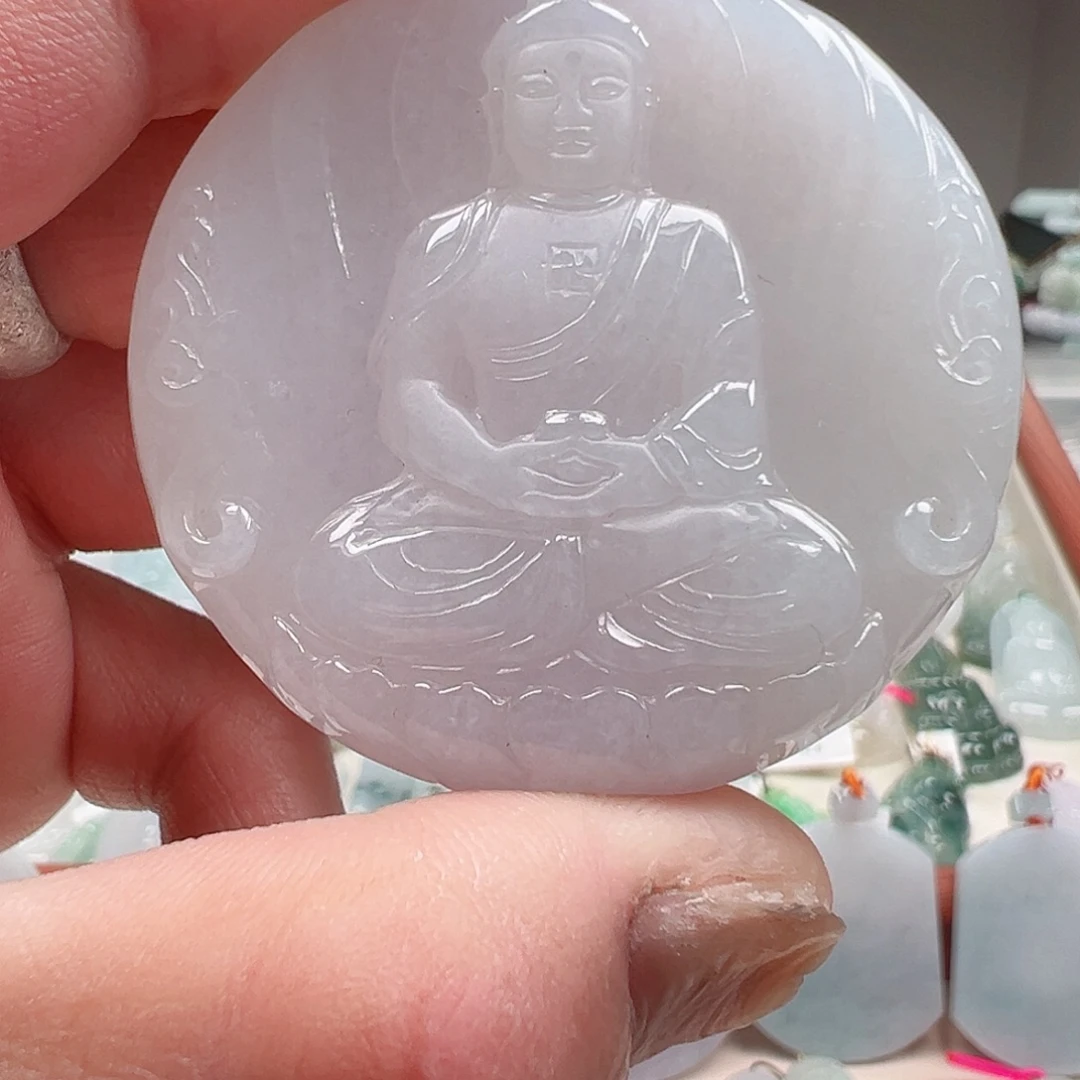 翡翠未镶嵌颈饰大日如来