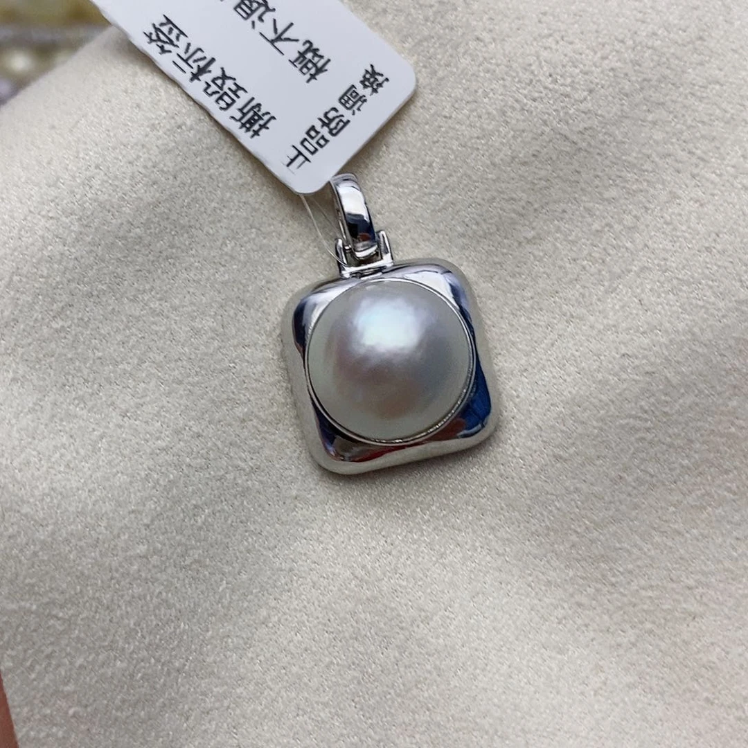 【闪购商品】银S925镶嵌拼合珍珠（马贝珠）颈饰