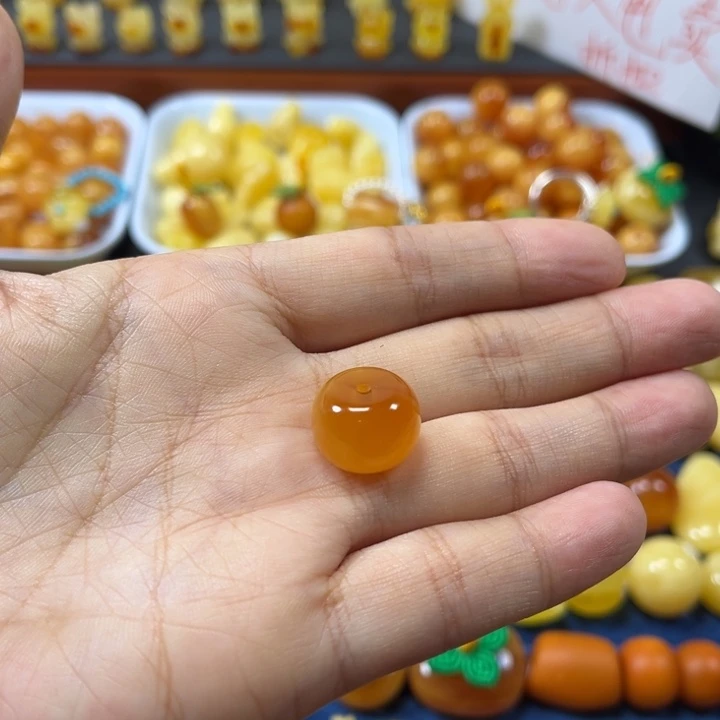 琥珀未镶嵌裸石定制不退换 编制
