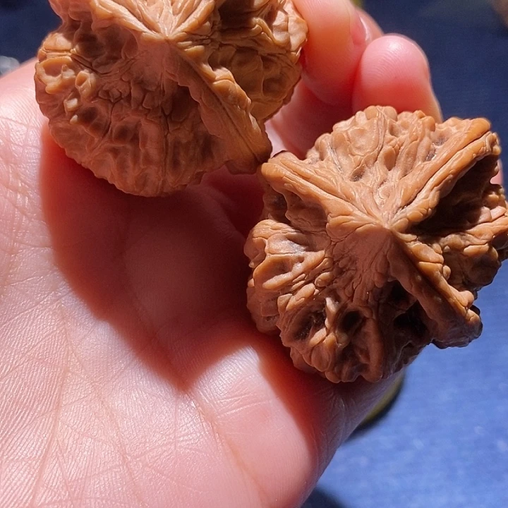 无***师文玩核桃吊坠三愣