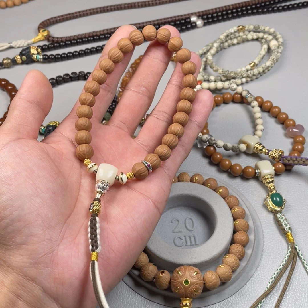 吊坠猴头核桃。。。。。。。。。。。。。