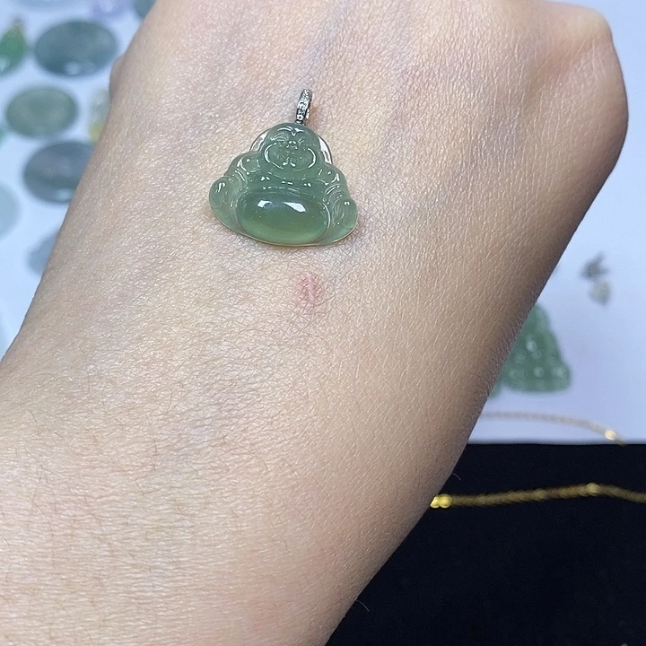 翡翠未镶嵌颈饰天然缅甸A货佛