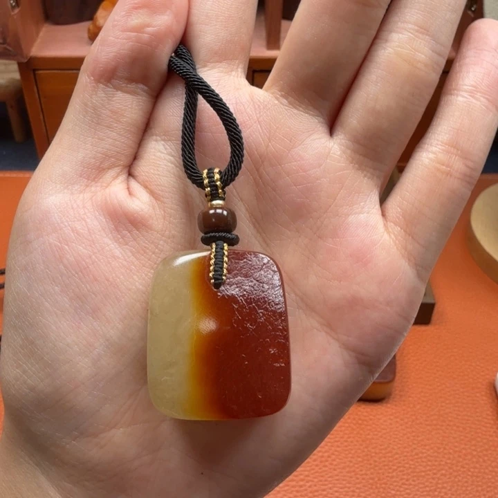 蜜蜡未镶嵌吊坠(赠链)