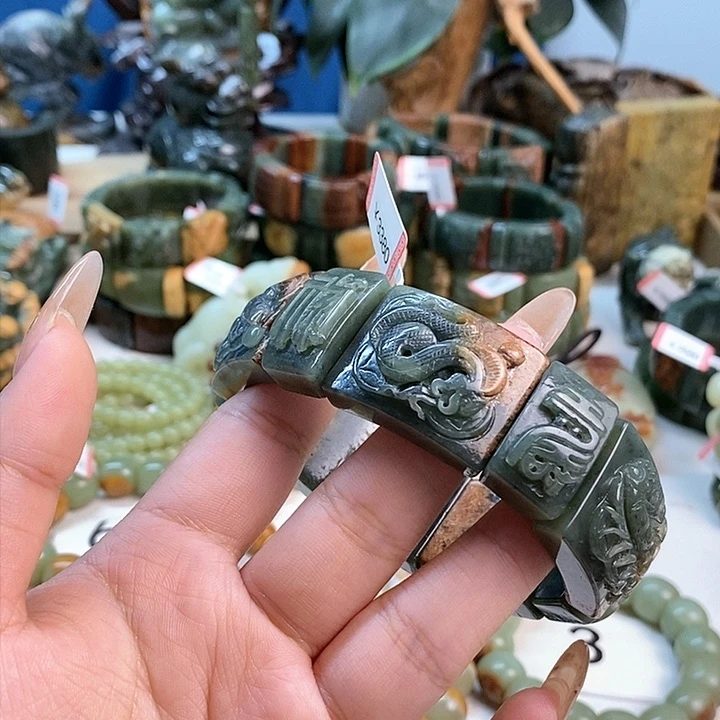 透闪石质玉手串未镶嵌和*呵