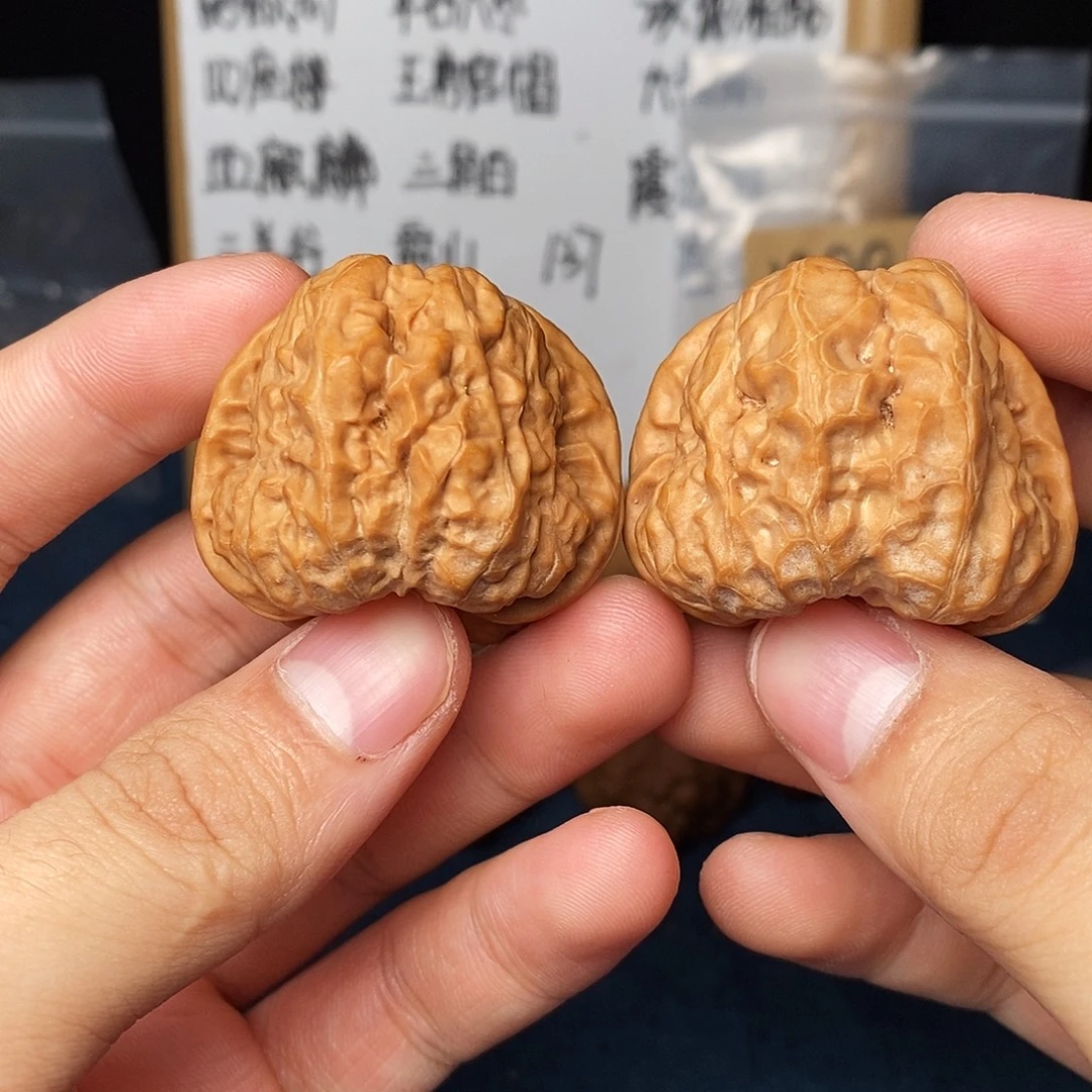 文玩核桃吊坠蛤蟆头