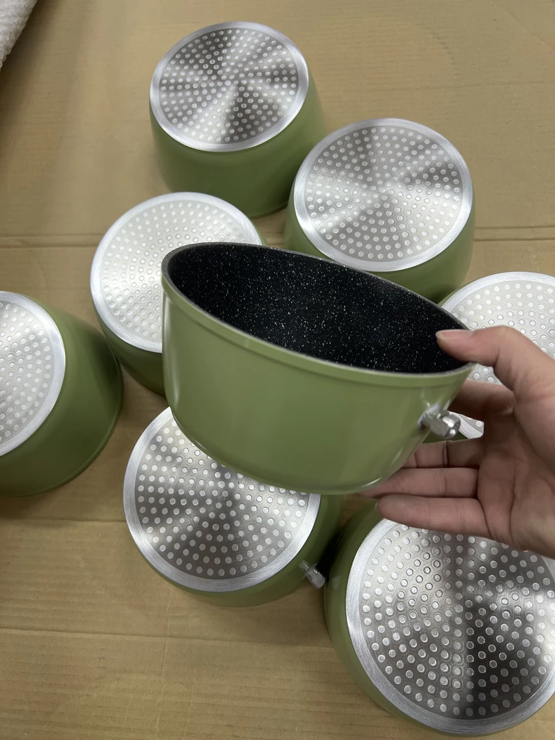 Y004奶锅牛油果绿  口径16cm  外贸尾货