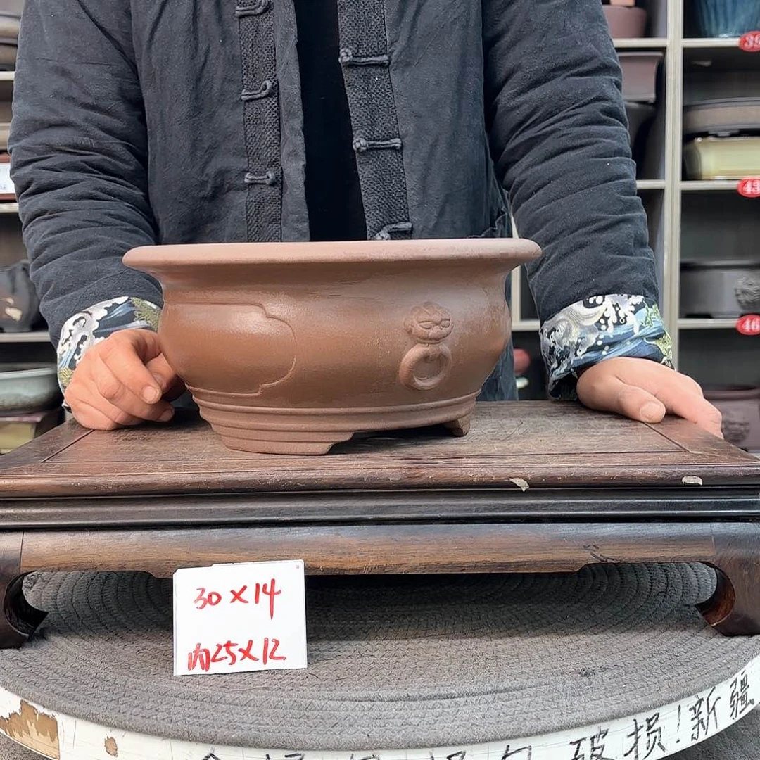 紫砂花盆紫砂的颜色很