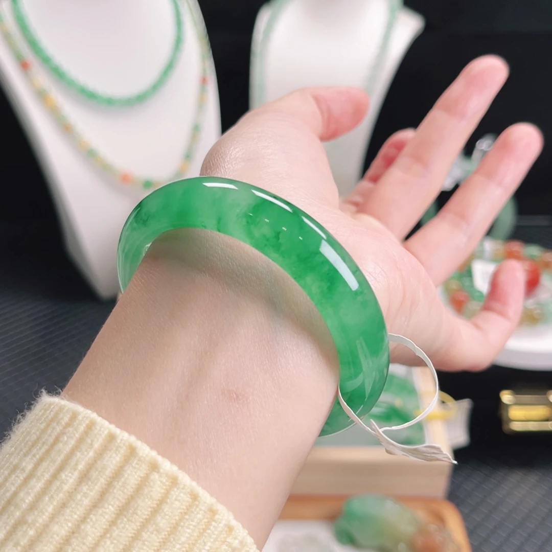 石英质玉未镶嵌手镯