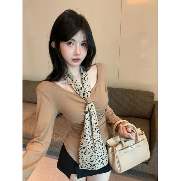 纯欲气质收腰褶皱设计感长袖打底衫女豹纹飘带内搭独特漂亮上衣