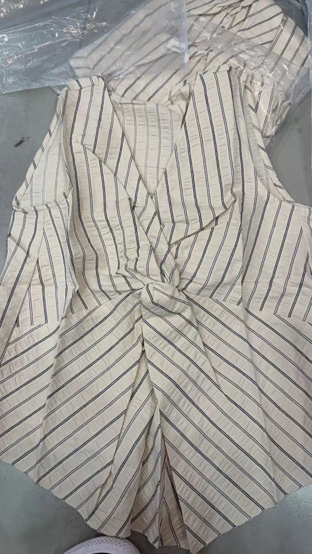 好久不见竖纹无袖上衣