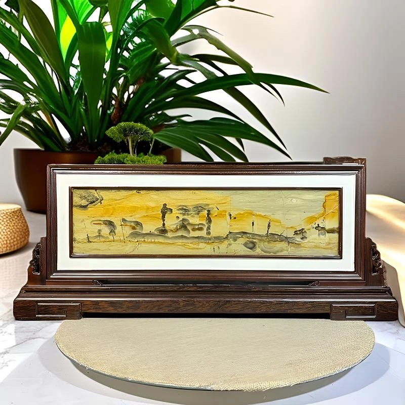 广西国画石，主题《墨魂铸月》