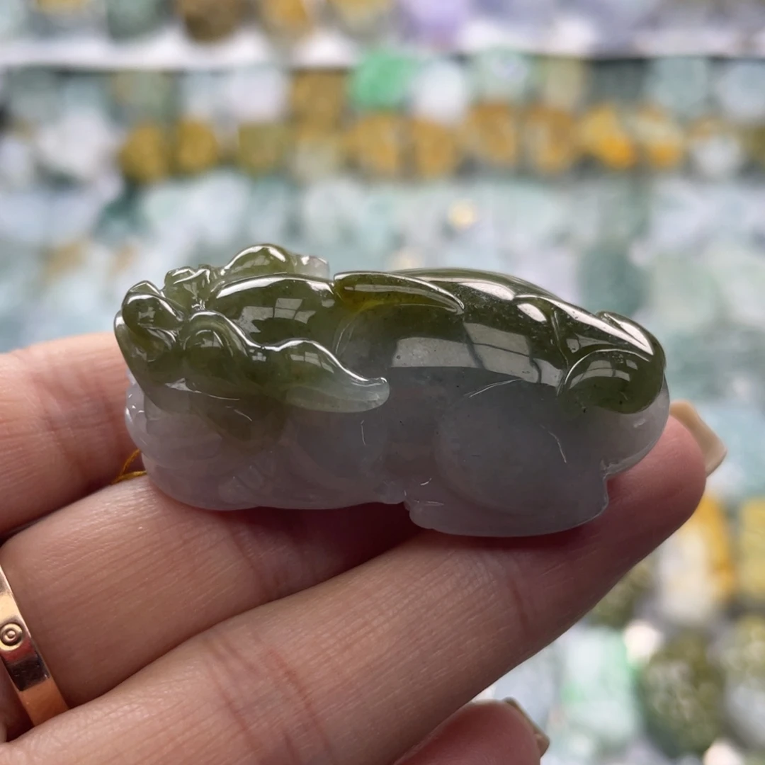 翡翠未镶嵌颈饰貔貅