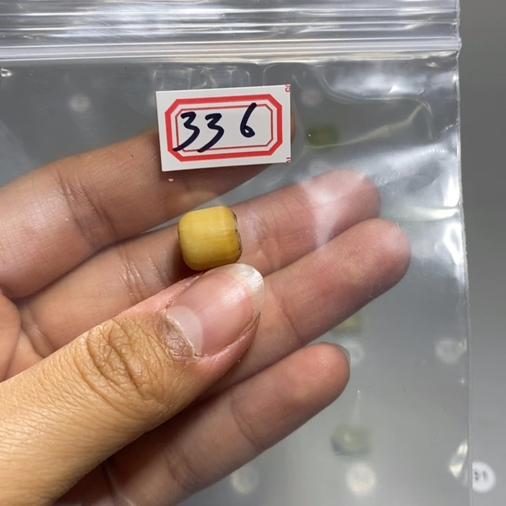 蛇纹石玉颈饰未镶嵌杨