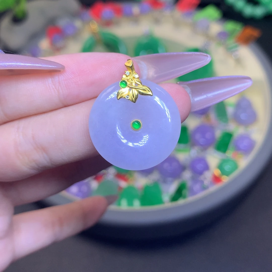 翡翠18K金镶嵌颈饰